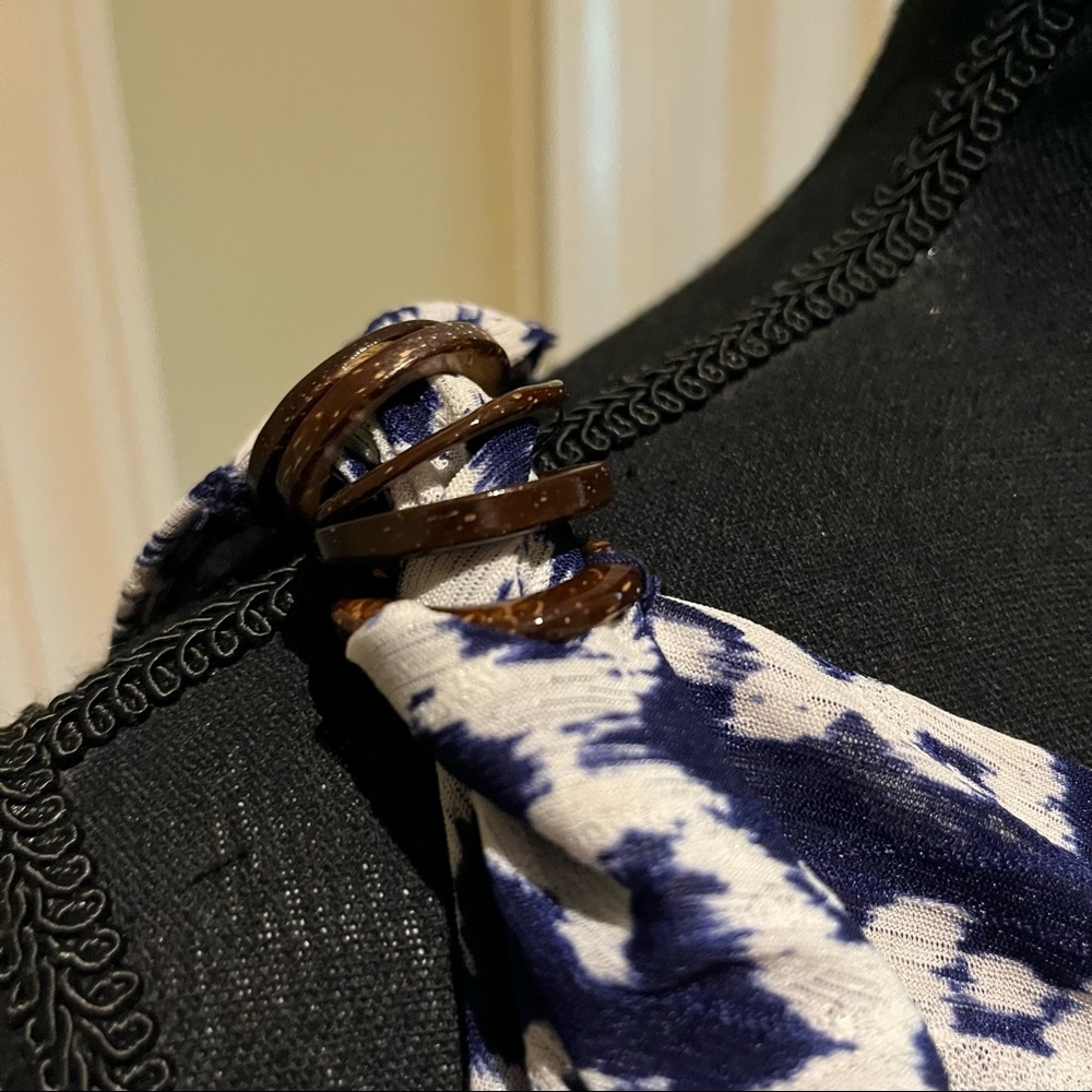 Patterned Blouse - Picture 6 of 7